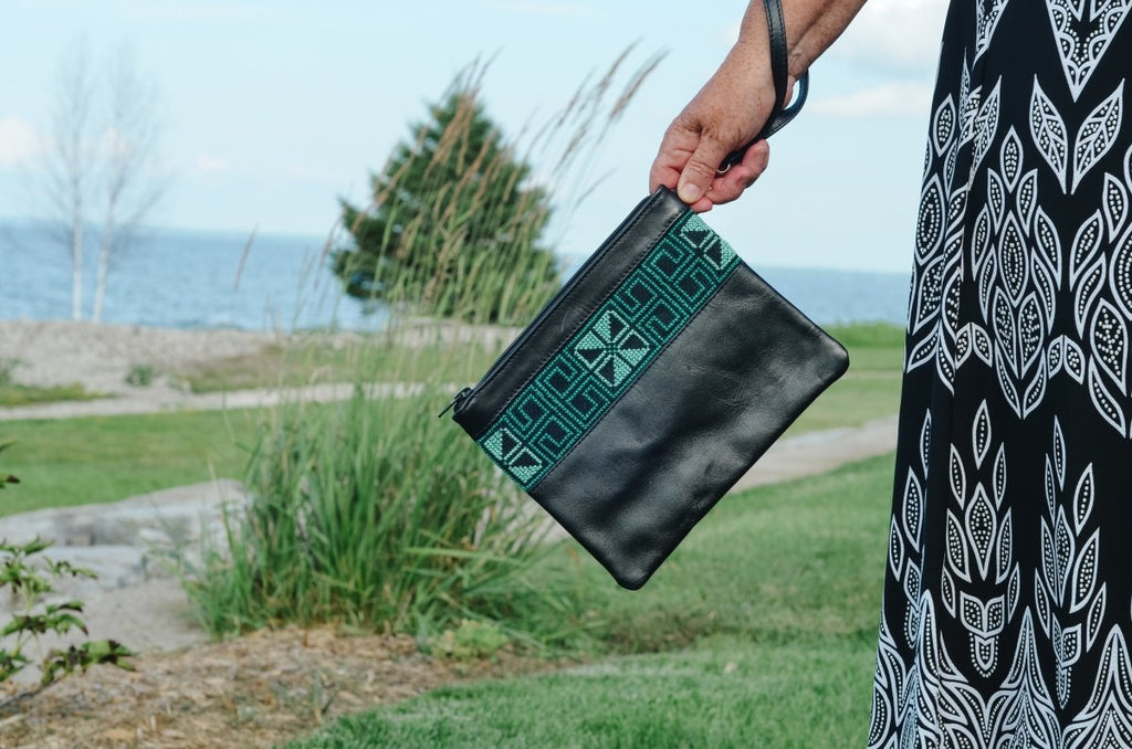 The Teal Egypt Clutch - Darzah